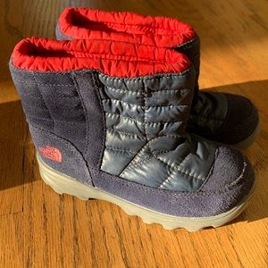 Boys north face boots